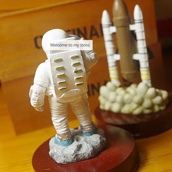 Космический челнок астронавтов космический корабль модель украшения из смолы