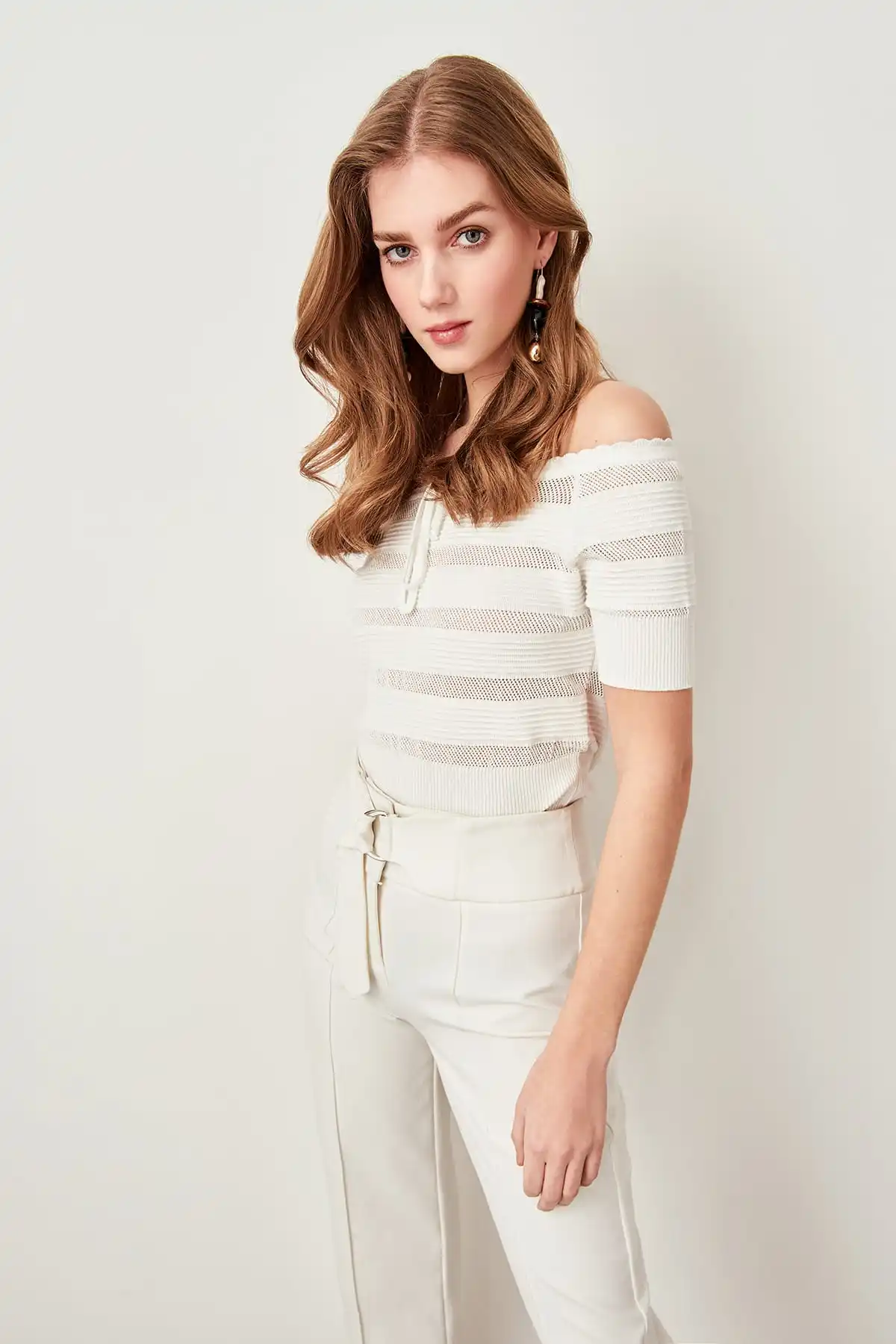 Trendyol Ecru Carmen Collar Cotton Summer Knitwear Sweater TCLSS19ZA0003 |