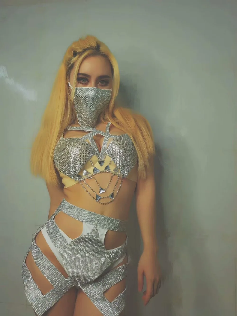 Женские костюмы выдалбливают серебро кристаллы бикини бар DJ этап джазовая