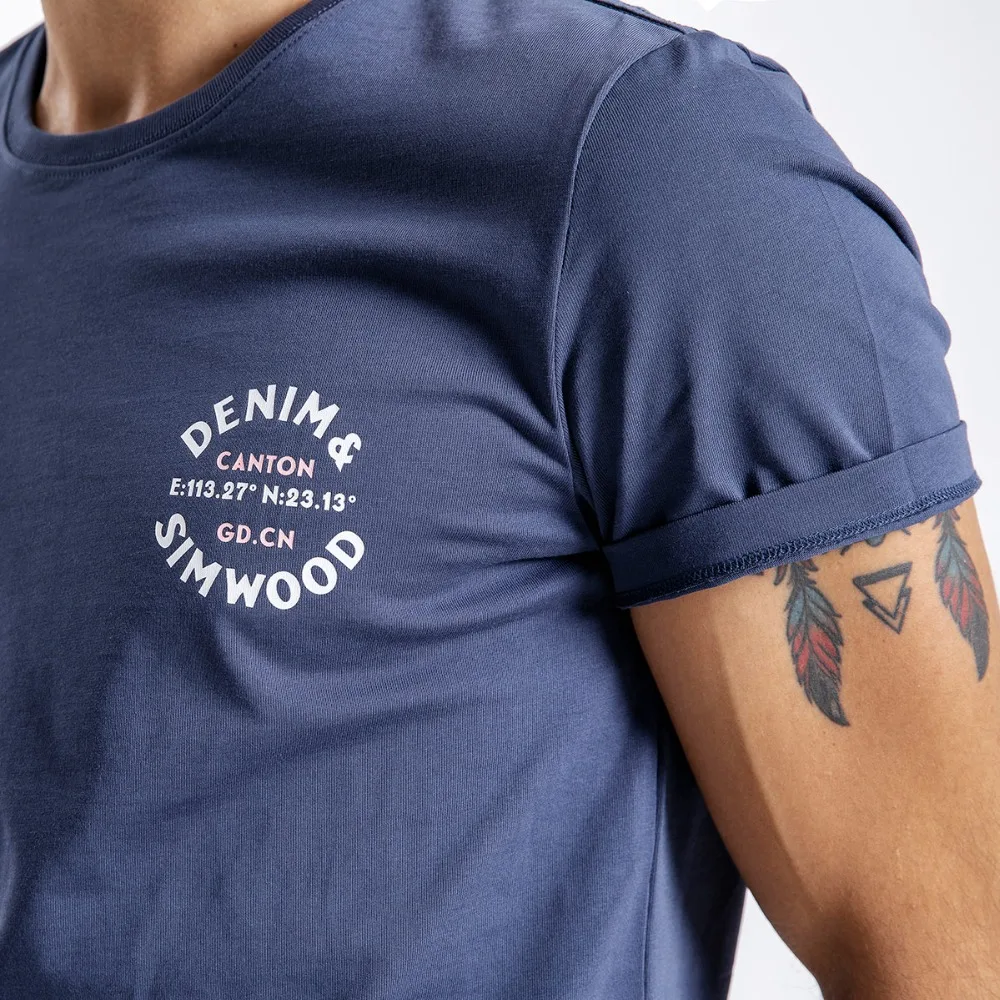 Мужская приталенная футболка из натурального хлопка с коротким рукавом и