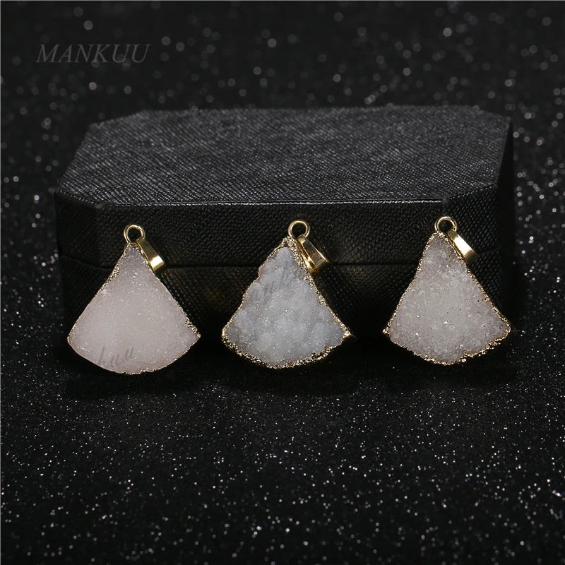 Подвеска в виде листа белого друга DP140 с золотым гальваническим покрытием для