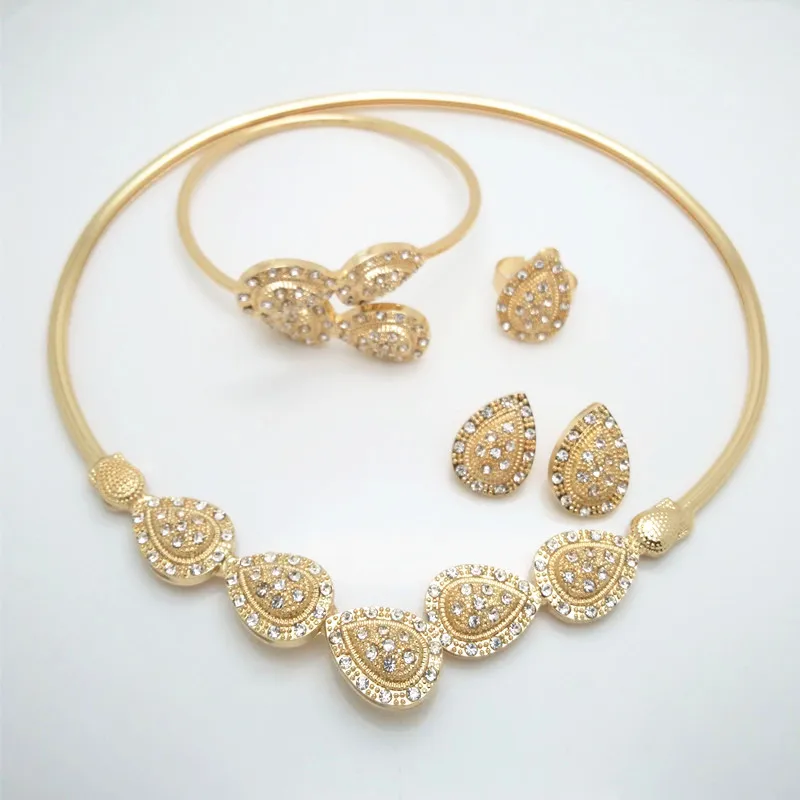 

2018 Fashion Dubai Gold jewelry set African Women Big Necklace Earrings Bracelet Ring Wedding Engagement Jewelry Sets