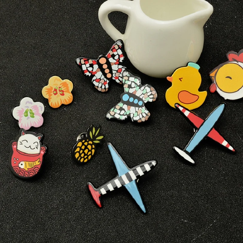 

2019 New Arrival 9 Style Cartoon Acrylic Brooch Pin Butterfly Flower Aircraft Pineapple Chick Brosh Cuff Badge Collar Lapel Pin
