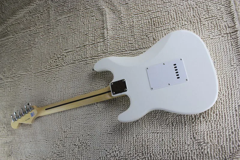 Hardcase high quality rosewood fingerboard 6 string strat White pearl guard electric guitar | Спорт и развлечения