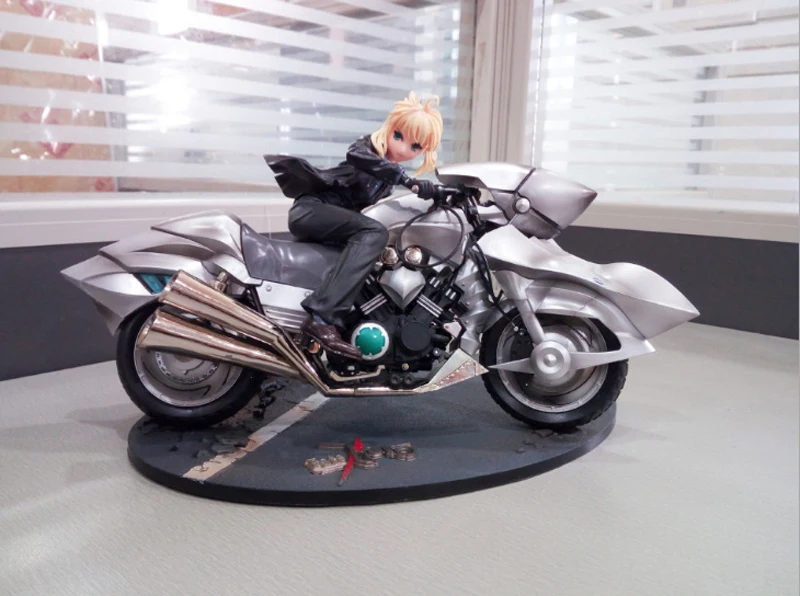 Японского аниме FATE/SABER сексуальный костюм мотоцикл черный 25 см ПВХ Фигурки Коллекционная модель украшения