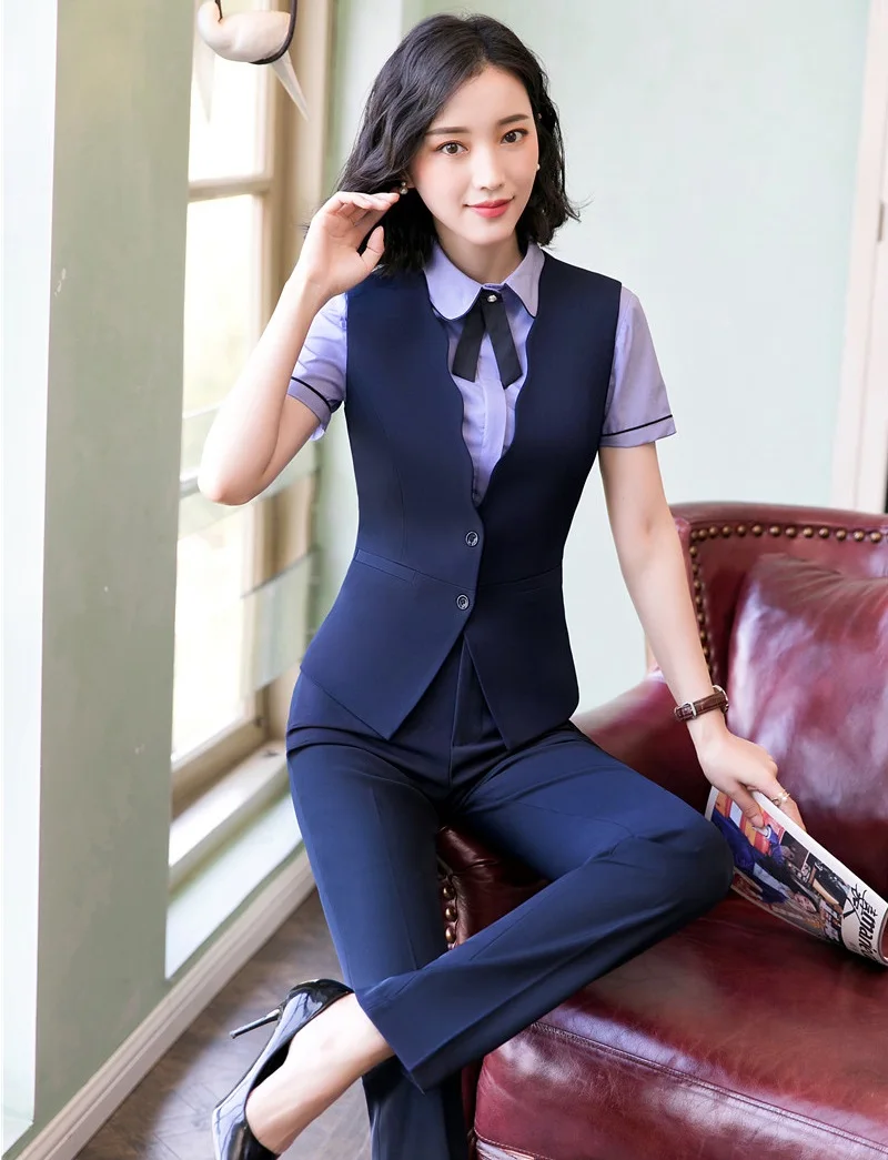 Женский деловой костюм двойка красный с топом и брюками жилет брючный на весну