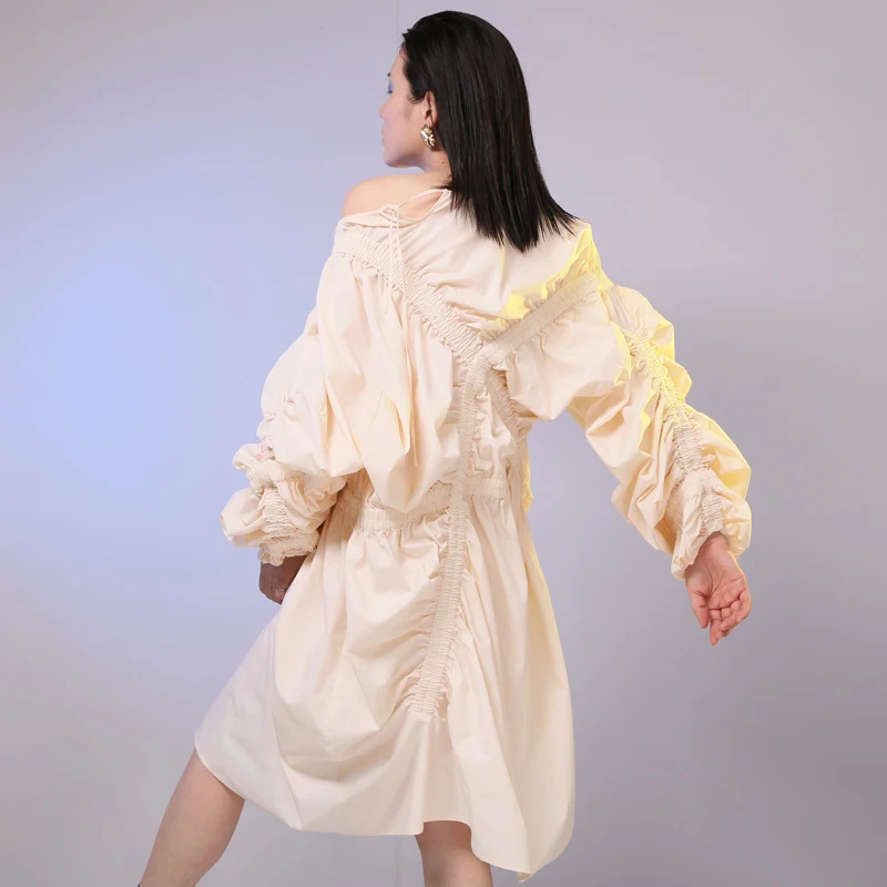 TWOTWINSTYLE с пышными рукавами женское платье нерегулярные Ruched эластичная Туника Высокая талия splited платья для женщин женский Harajuku осенняя одежда