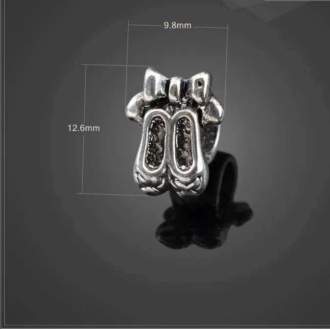 High quality 10 PCS/Lot 12.6mm*9.8mm antique silver plated diy bead baby shoe charms beads