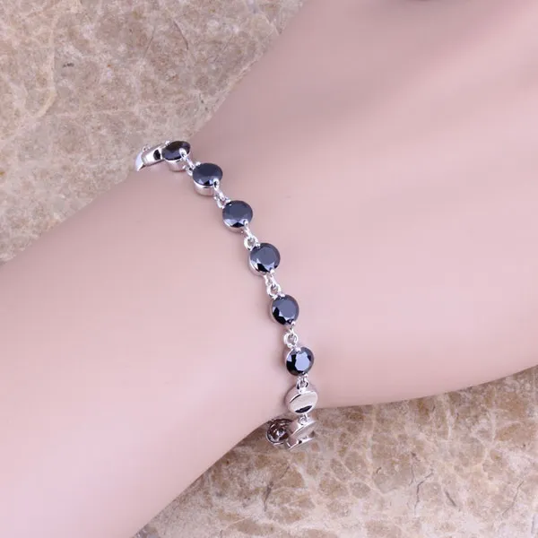 Блестящий браслет-цепочка с черным кубическим цирконием и посеребренным