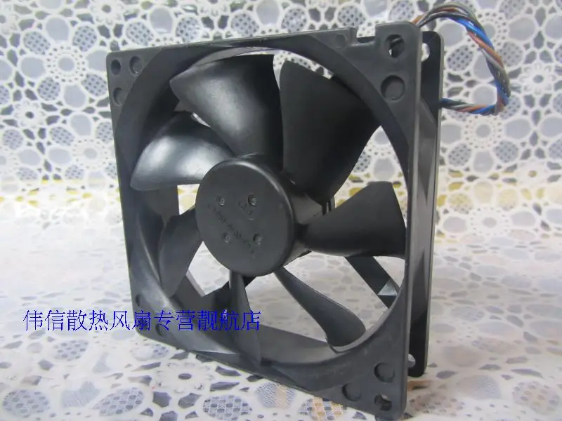 

The new NMB-MAT 3610RL-04W-B56 9CM 12V 0.38A 9025 90 * 90 * 25mm 4 wire PWM chassis fan