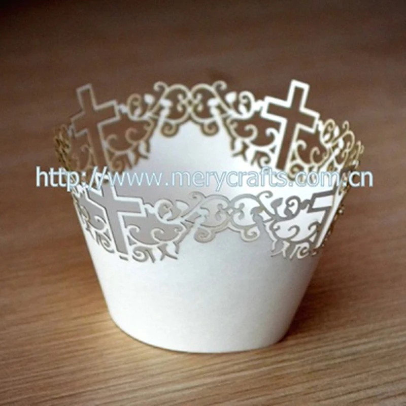Новый дизайн индивидуальные крест Первое причастие Лазерная резка кекс обертка