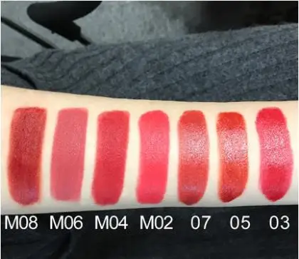 CHIOTURE выдвигающаяся губная помада длительное увлажнение не так просто для