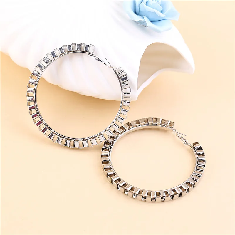 Женские серьги-кольца с большим кольцом золотистые/Серебристые вечерние серьги