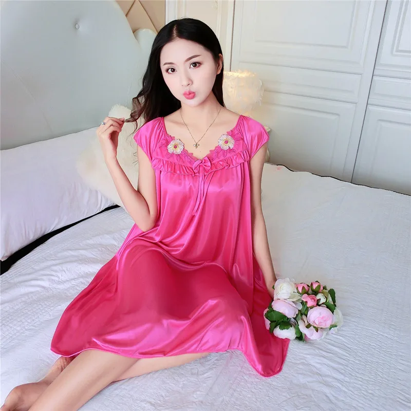 Женская летняя длинная ночная рубашка шелковая без рукавов сексуальная