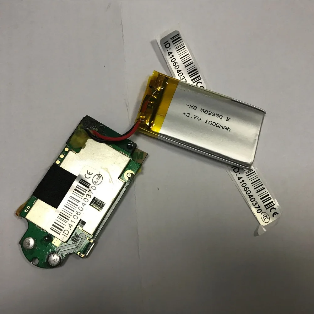 Маленький питомец Автомобильный gps трекер 1000 мАч Батарея Бесплатная платформа