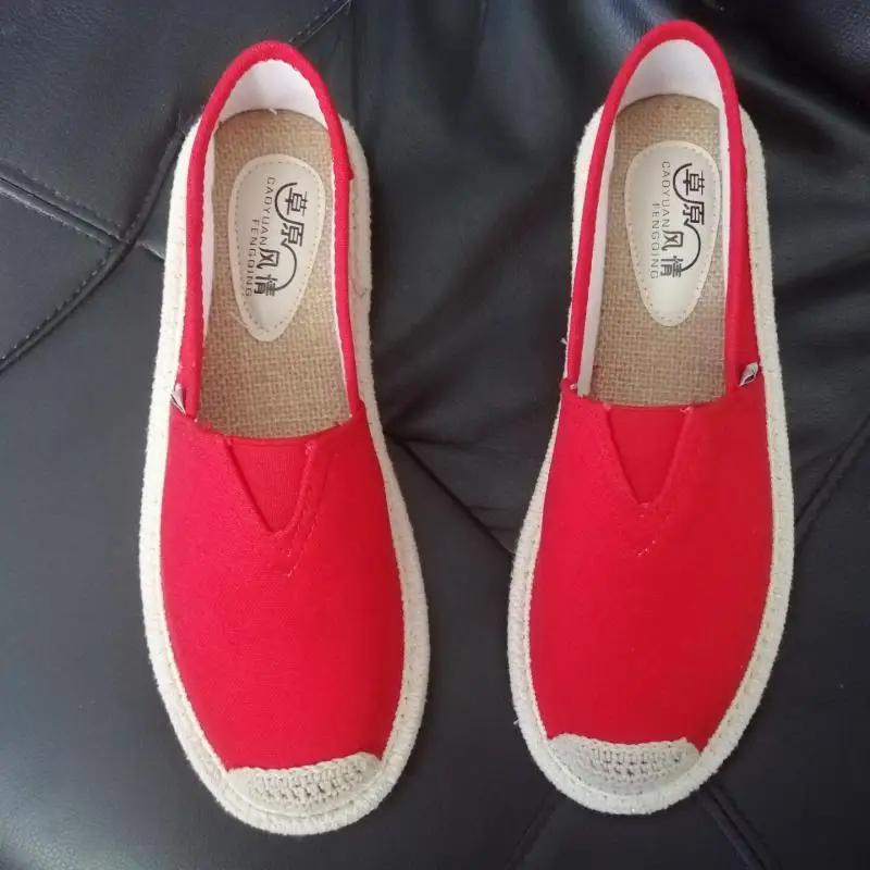 Женские легкие дышащие туфли на плоской подошве белые мягкие удобные лоферы для