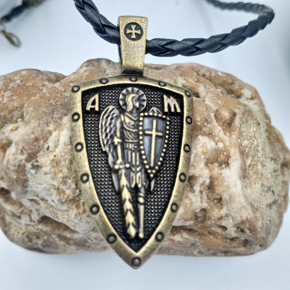 DropshippingMen ожерелье воина викинга Archangel St. Michel защитит нас Святого щита защита Шарм молитвенный амулет узел кулон