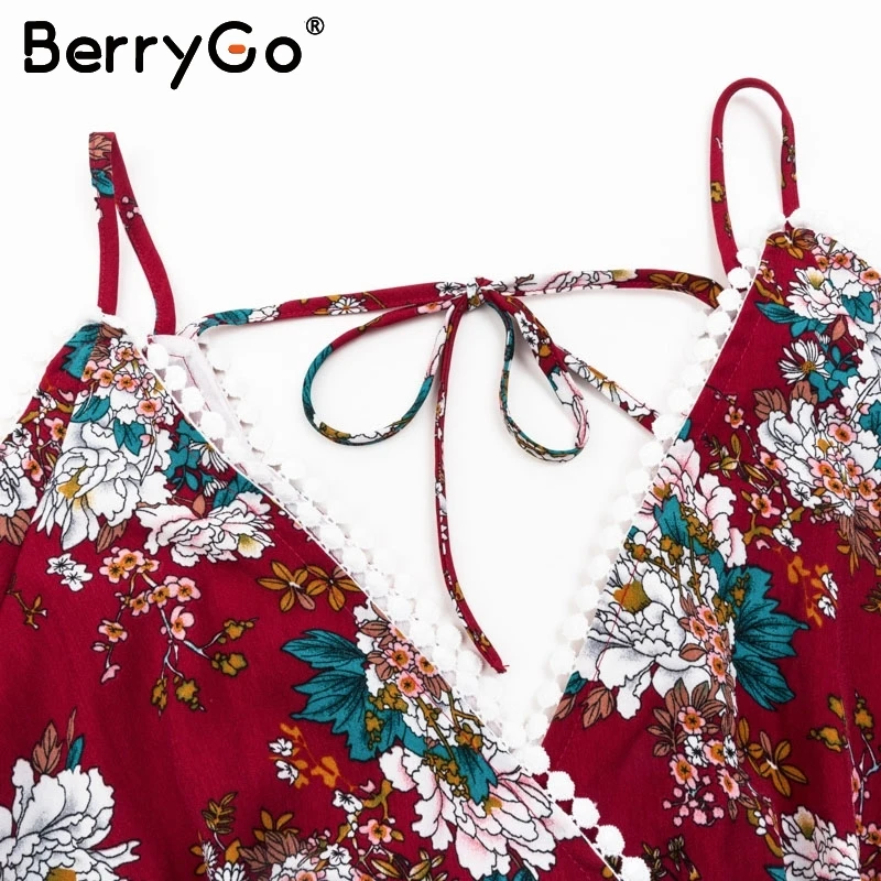 Женское пляжное мини-платье BerryGo летнее повседневное белое платье с v-образным