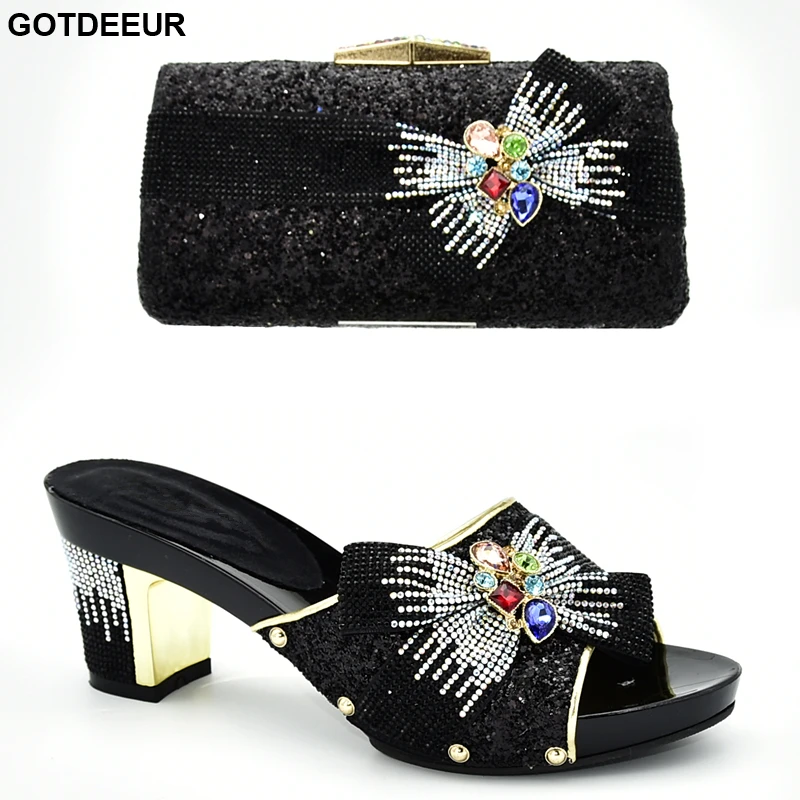 Итальянская женская обувь и сумочка в комплекте украшенные стразами комплект из