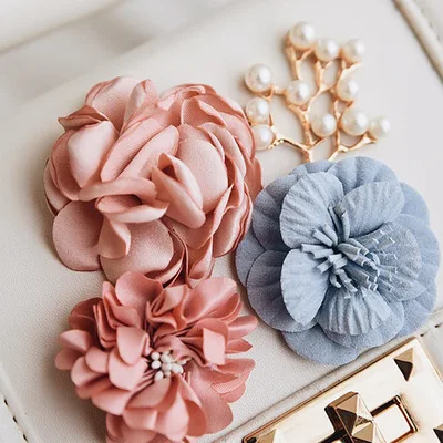 

Cross Body Leather Flowers Luxury Handbags Small Ladies Messenger Bags Women Fashion Shoulder Bags Chain