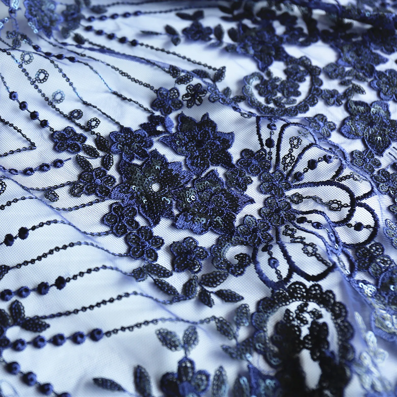 

Manufacturers selling new 3 mm piece of gold embroidery fabric Fashion ladies dress dress fabrics wholesale supply