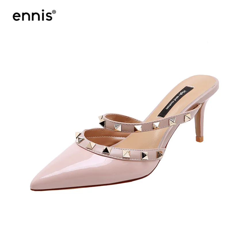 ENNIS/ г.; женские туфли-лодочки; шлепанцы с острым носком; Шлепанцы из лакированной кожи с заклепками на шпильках; модные дизайнерские туфли без задника на высоком каблуке; M984 - Цвет: Apricot