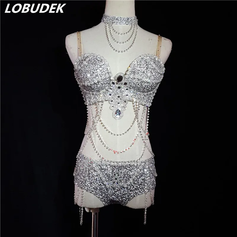 

Nightclub Women DJ Pole Dancing Costume Sparkly Silver Rhinestones Bra Shorts Set Party Model Catwalk Crystal Bikini Dance Wears