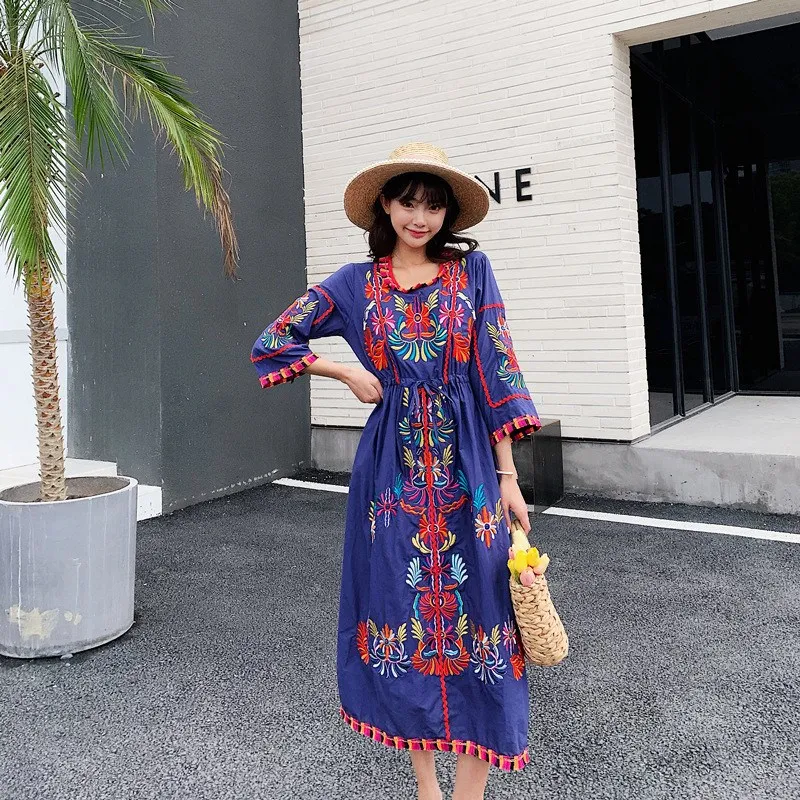 Женское винтажное платье трапециевидной формы с круглым вырезом и вышивкой