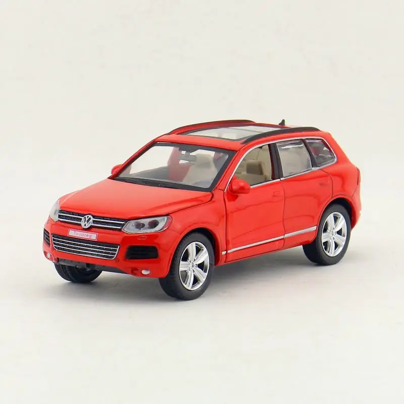 

1:32 Scale/Diecast Metal Toy/Volkswagen Touareg SUV Sport Car/Sound & Light/Pull Back Educational/Gift For Children/Collection