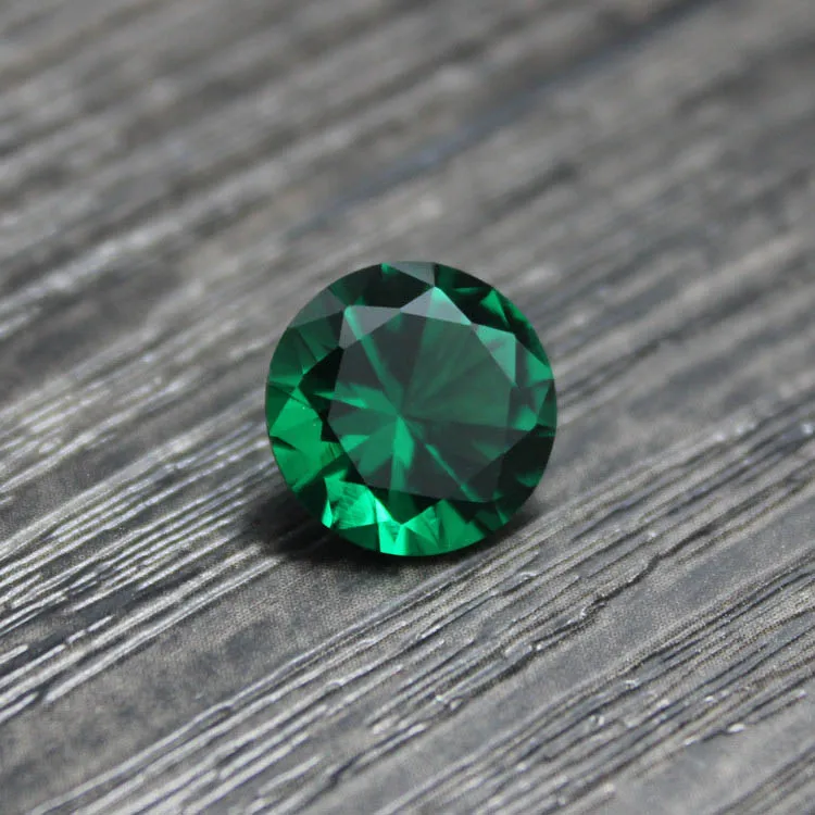 Круглая бразильская форма созданная изумрудом для ювелирных изделий из