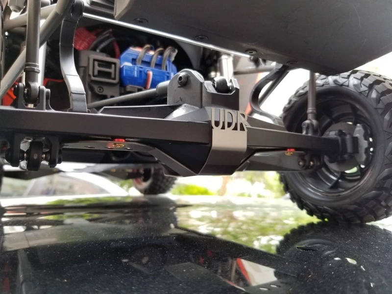Бронированная противоскользящая пластина из нержавеющей стали для Traxxas UDR