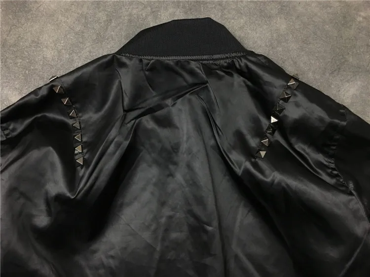 Новинка 19ss мужские Ребро рукава металлические заклепки молния Мода Высокое качество Пара Бейсбол пальто и куртки абстрактный цифровой мотор пальто# E50