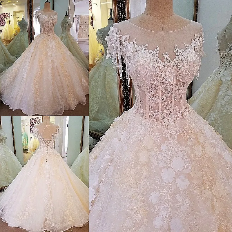 Бальное платье для невесты с объемными цветами бальное рукавами кружевное