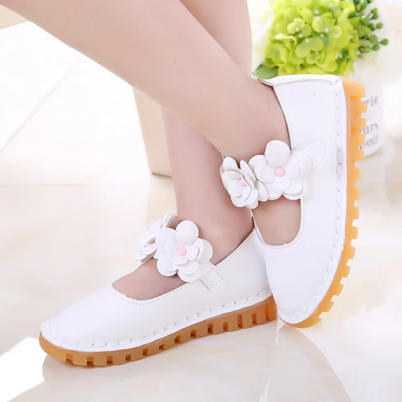 Белые туфли для девочек Lagabogy с цветами корейские на плоской подошве детские