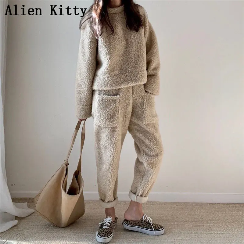 Чужой Kitty 2019 Весна теплые женские формальные простой толстовка + повседневное