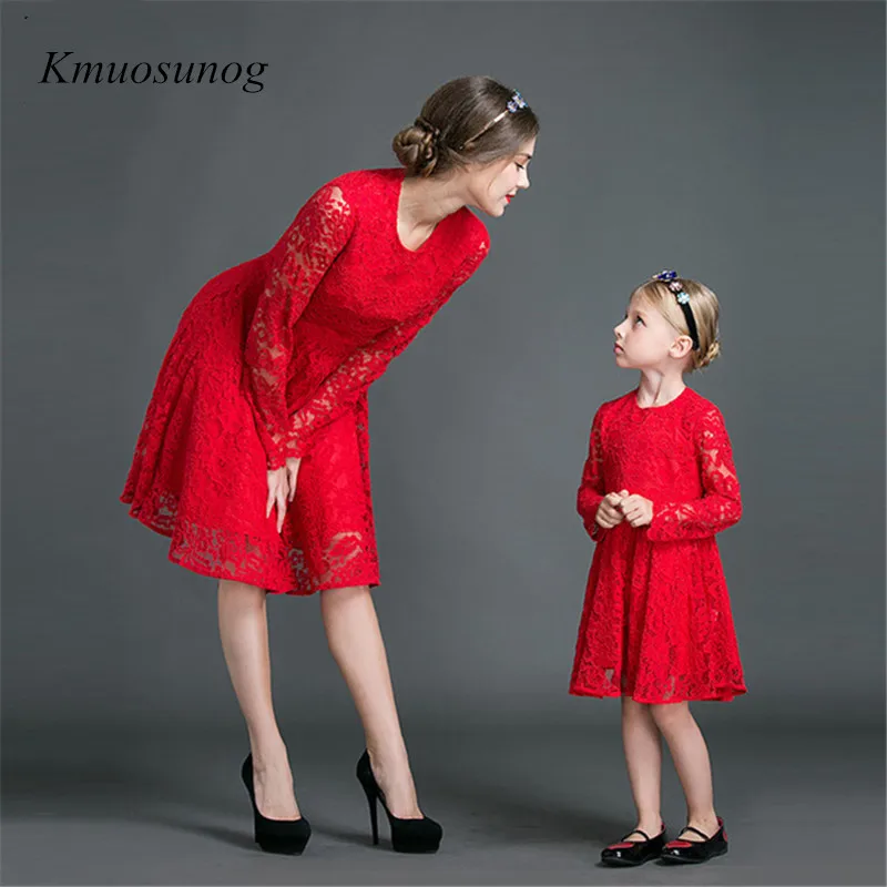 Платья для мамы и дочки одинаковые наряды семьи красное кружевное платье с