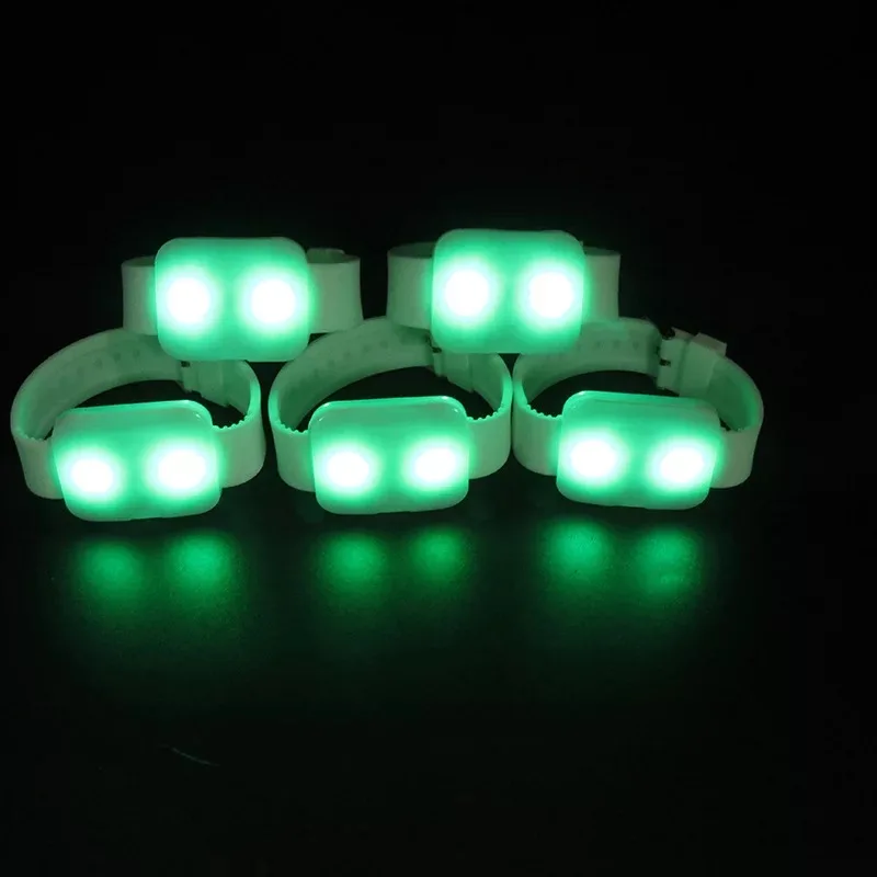 Beste Fabrikanten Groothandel Afstandsbediening Lichtgevende Armband Led Custom Flash Armband Props Music Party Logo