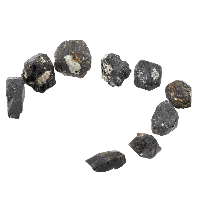 Натуральная пирамида из черного обсидиана с зарядкой от энергии Рейки