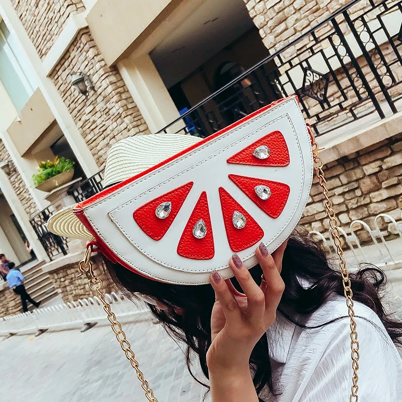 Женская сумка мессенджер через плечо в форме лимона красного и цвета из