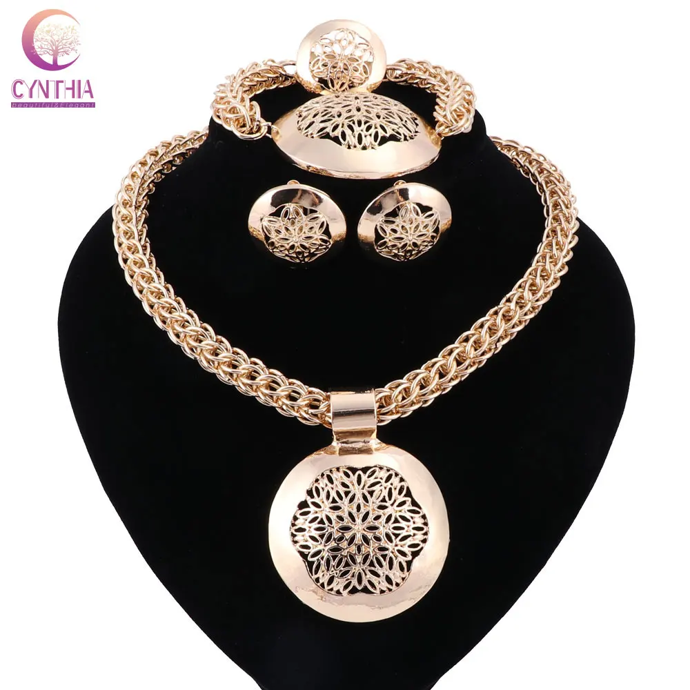 Комплект ювелирных украшений CYNTHIA брендовый комплект изделий золотого цвета в