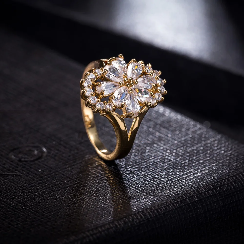 Женское кольцо с белым кристаллом модное элегантное темпераментное цветами