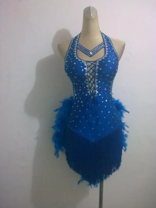 Новый стиль костюм для латинских танцев сексуальное платье с блестками и перьями