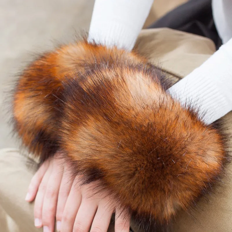 

Fashion Lady accessories Apparel Warmers False Cuff Pure dream fake cuffs Oversized fox hair fur cuff hair bracelet wrist hand