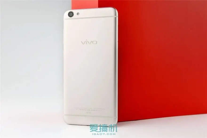 Vivo X7 смартфон с 5 дюймовым дисплеем процессором Snapdragon 652 ОЗУ 4 Гб ПЗУ 64 ГБ 13 МП + 16