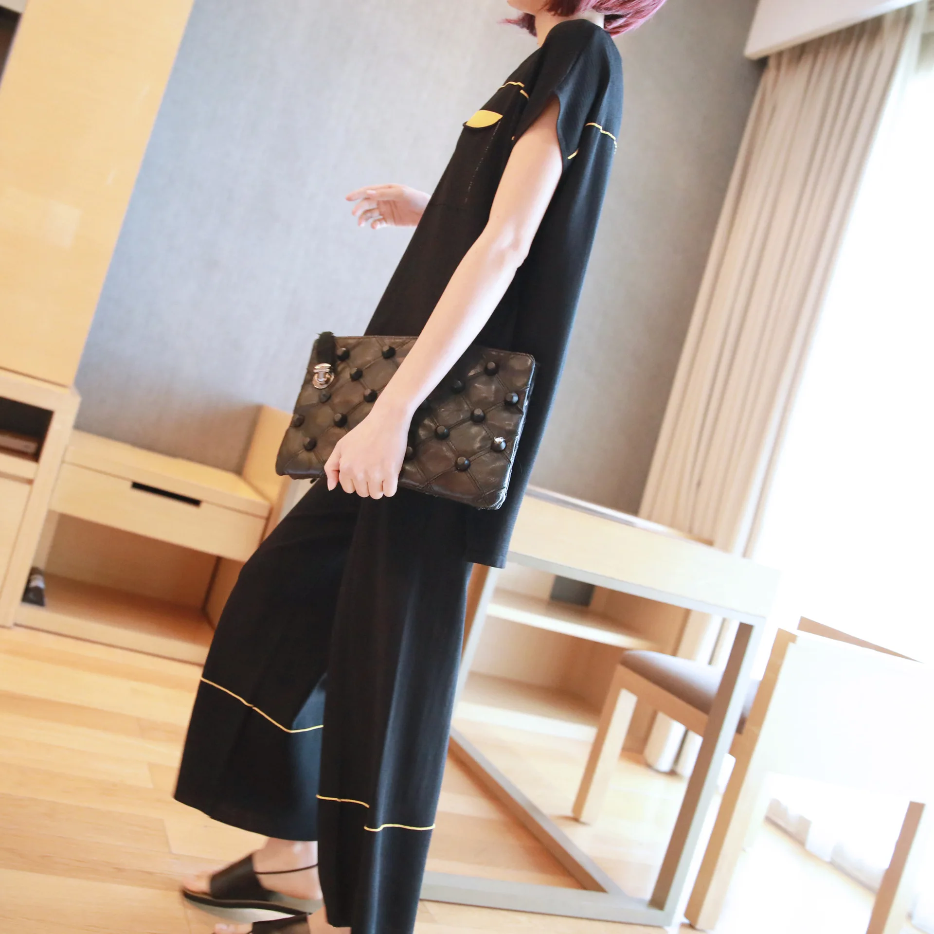 Fashion casual suit women's 2019 summer temperament ice silk wide leg pants short-sleeved sweater pants two-piece