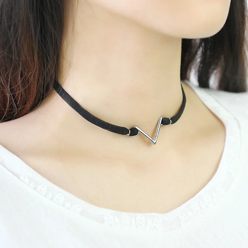 Простое корейское короткое кожаное ожерелье V образной формы Женский Бархатный