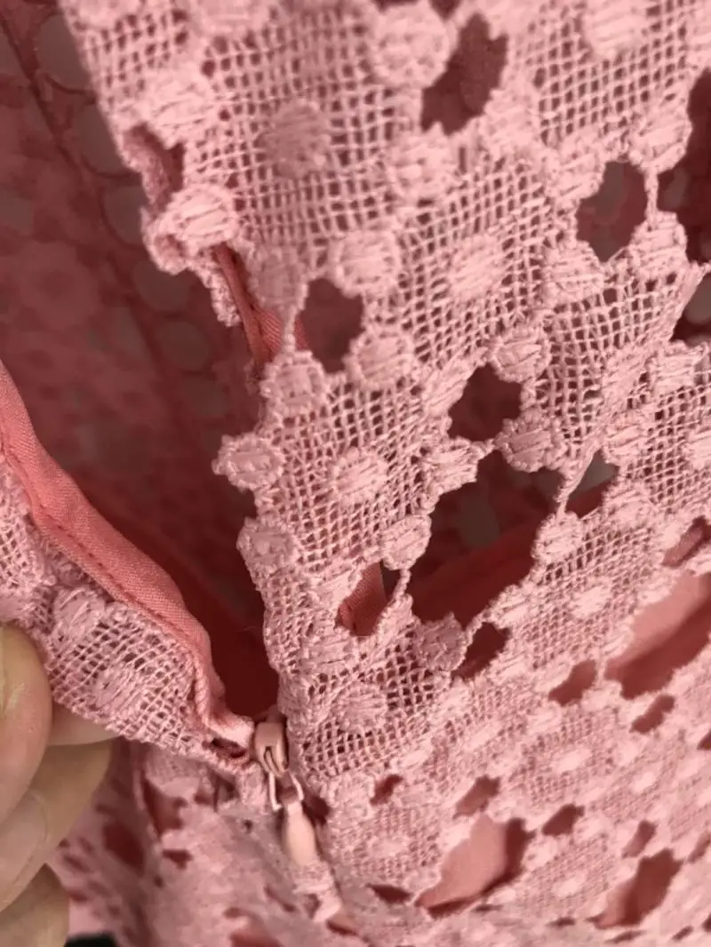 2018 лето взлетно-посадочной полосы Дизайн выдалбливают розовое кружевное платье