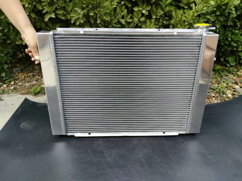 Алюминиевый радиатор для гоночного автомобиля Holden 52 мм 3-рядный командной машины