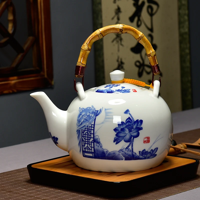 Керамический чайник 1500 мл большая емкость голубой и белый фарфор керамический