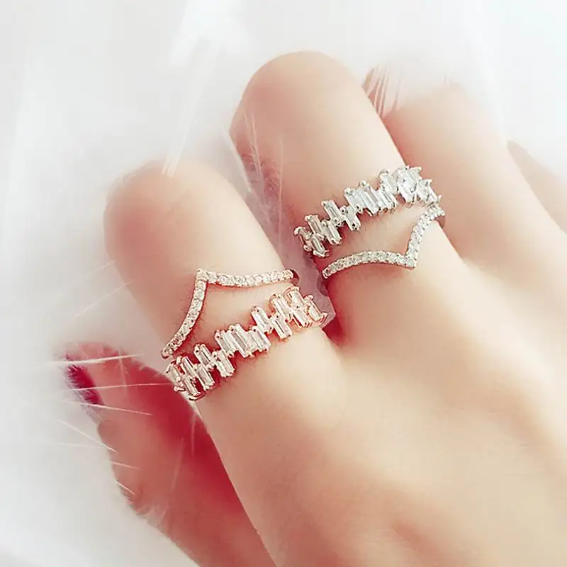 Женское Двухслойное кольцо Wave регулируемое в форме волны с треугольным вырезом